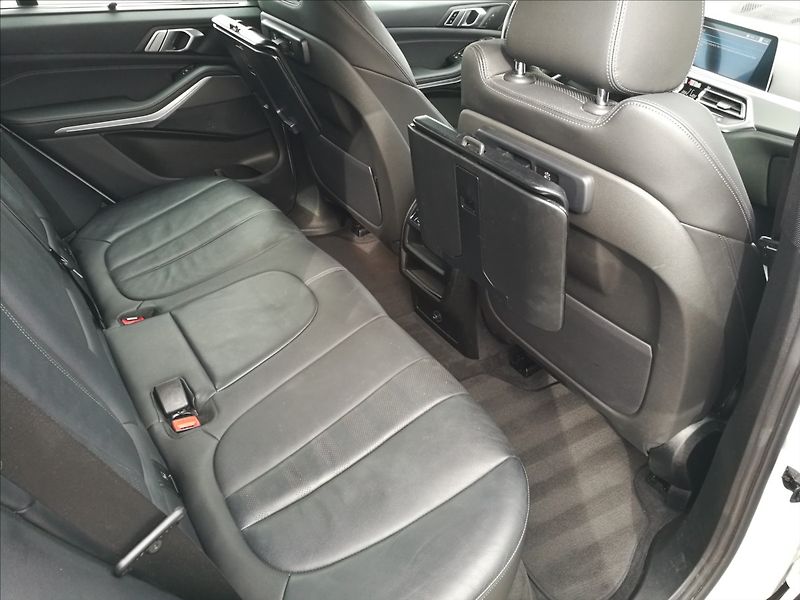 BMW X5 3,0 d xDrive 1.majitel - fotka 19 z 26