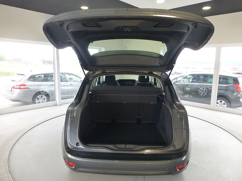 Citroën C4 Picasso (2016) 1.6HDI-88KW*PARK.S**NAVIG**ALU - fotka 25 z 27