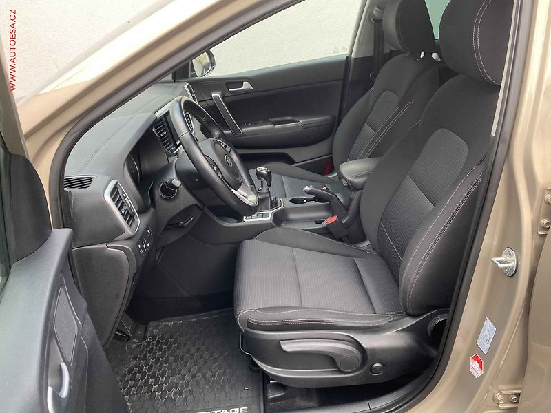Kia Sportage (2020) 1.6 GDi, 1.maj,ČR, AC, park - fotka 9 z 18