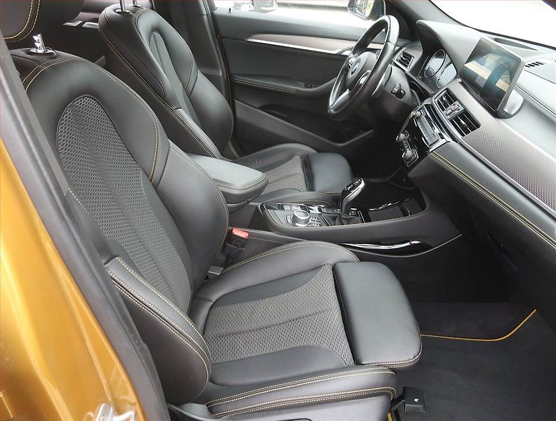 BMW X2 (2019) M Paket xDrive18d - fotka 9 z 22