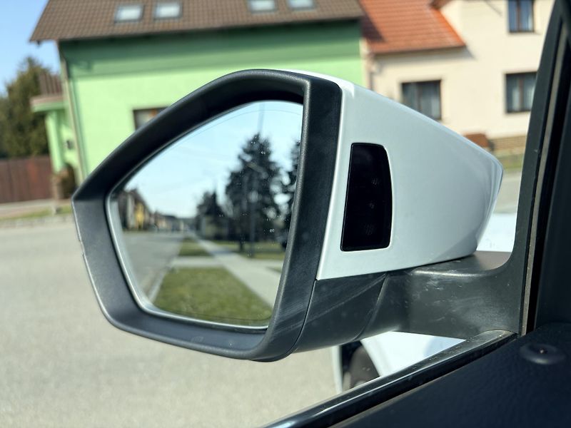Škoda Superb 2.0TDI DSG MATRIX CANTON - fotka 14 z 59