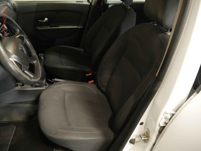 Dacia Logan (2017) 1.2i, 1.maj,ČR - fotka 9 z 14