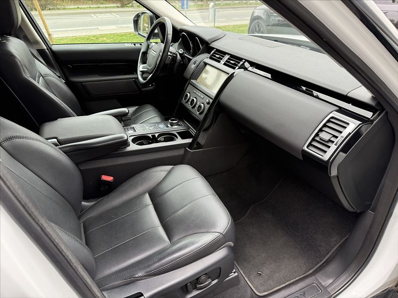 Land Rover Discovery 3,0 TDV6 SE - fotka 17 z 27