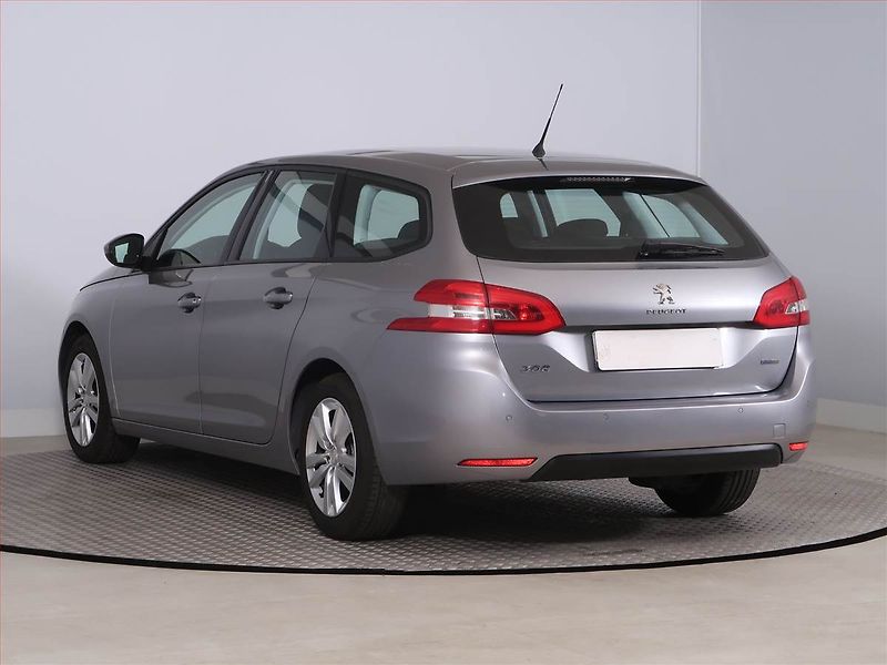 Peugeot 308 (2017) 1.2 PureTech, ČR,1.maj - fotka 4 z 17