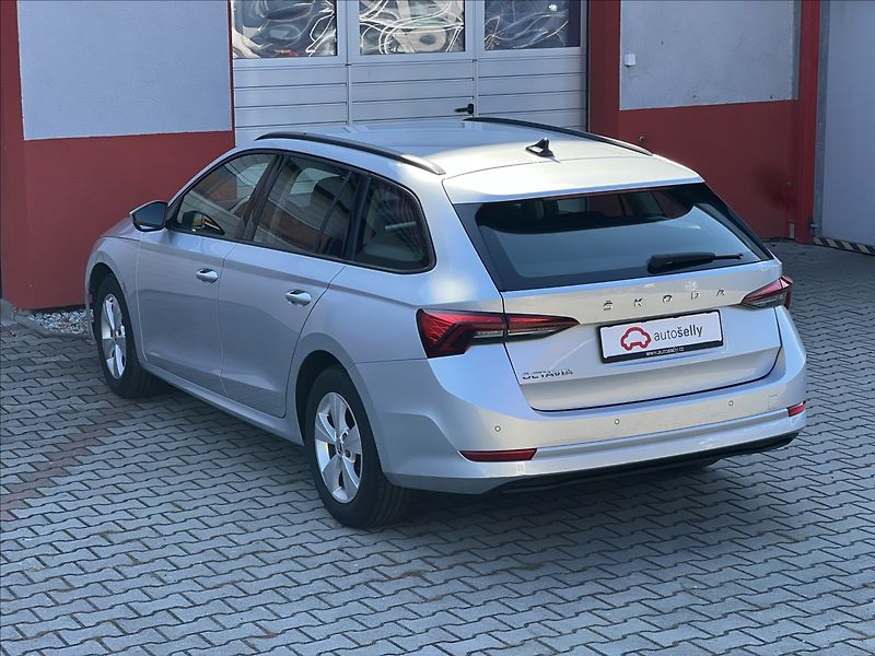 Škoda Octavia 2,0 TDI 85kW Active Combi - fotka 3 z 37