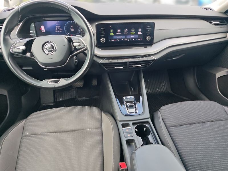 Škoda Octavia 2,0 TDI Ambition 4x4 DSG - fotka 8 z 11