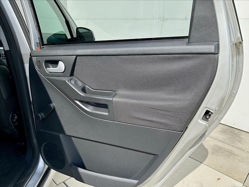 Opel Meriva 1,6 i CNG Klima Alu - fotka 23 z 30