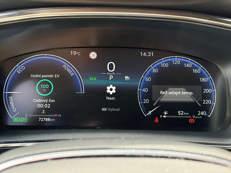 Toyota Corolla 1,8 Style, Hybrid - fotka 11 z 20