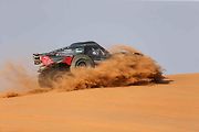 Účastníci Rallye Dakar zdolávají obrovské duny
