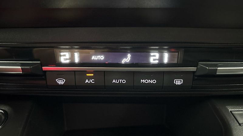 Peugeot Rifter 50 kWh AUT GT Long - fotka 13 z 25