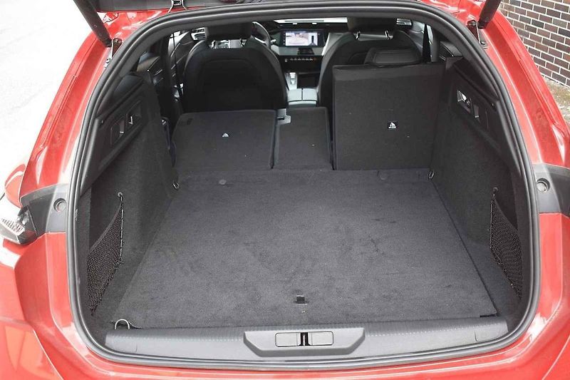 Peugeot kombíky umí. Platí to i novém 308 SW