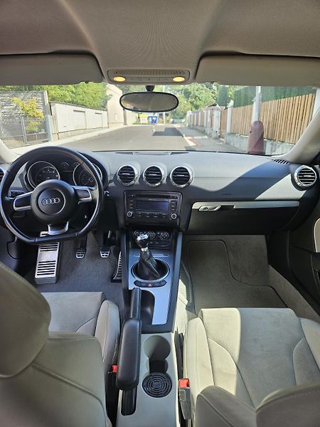 Audi TT (2006) Audi TT 2.0 TFSI 147 kW - fotka 11 z 21