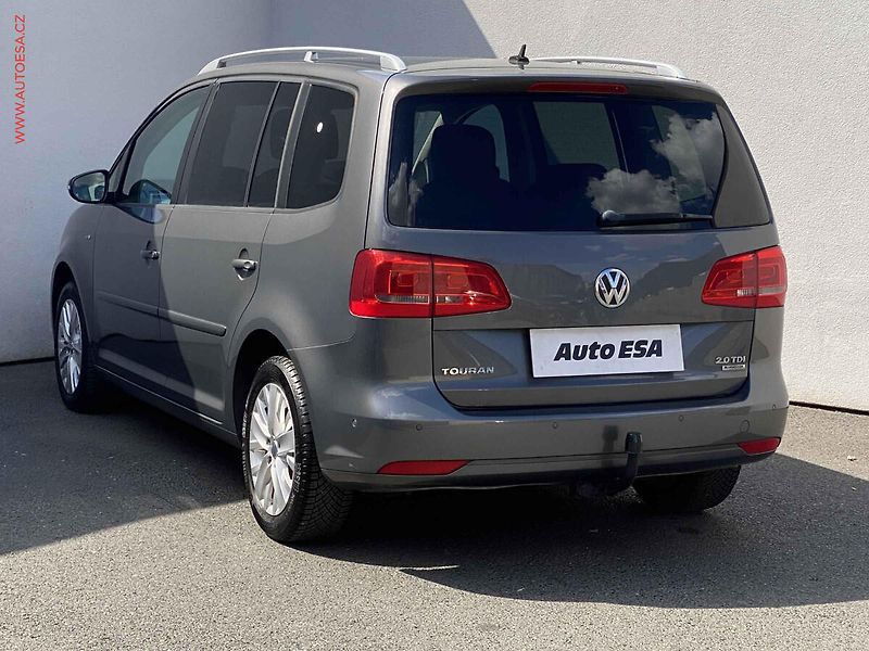 Volkswagen Touran (2013) 2.0 TDi, Life, TZ - fotka 6 z 15