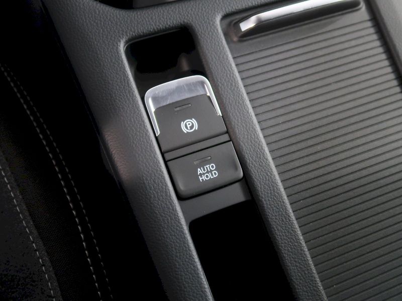 Volkswagen Passat (2023) BUSINESS PREMIUM 2.0TDI 110KW - fotka 36 z 42