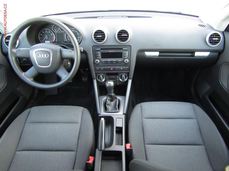 Audi A3 (2009) 1.4TSi, AC, park.asist - fotka 8 z 14