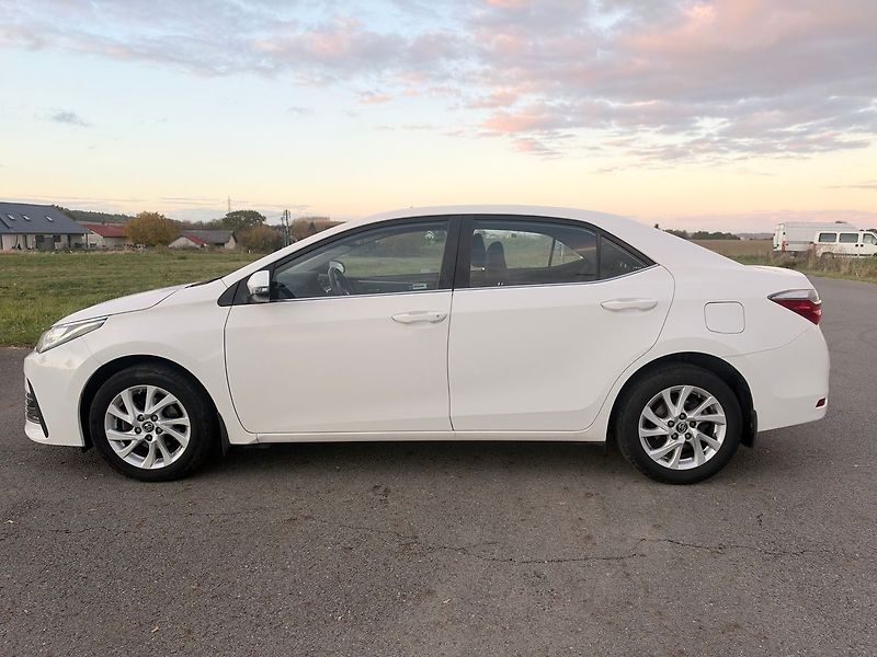 Toyota Corolla 1,6 97 kW-BENZIN  24 050 KM , - fotka 2 z 12
