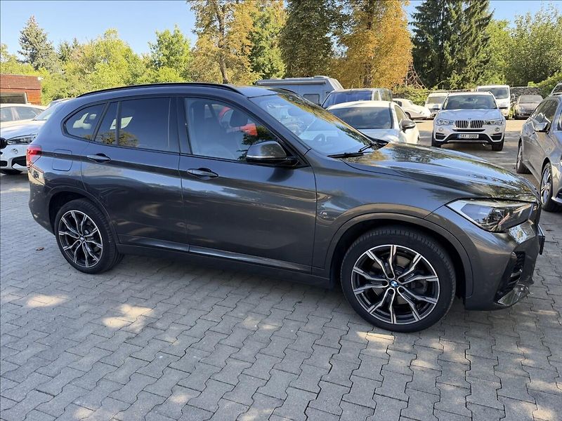 BMW X1 20d xDrive M-Paket - fotka 3 z 28
