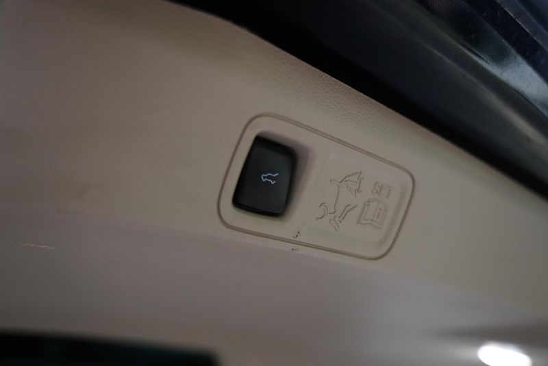 Lincoln Navigator - fotka 27 z 27