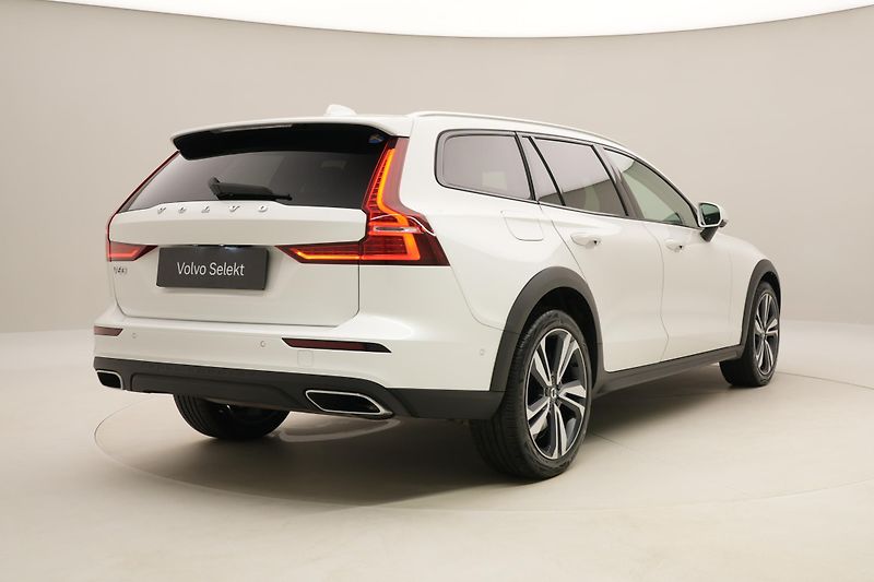 Volvo V60 CC B5 AWD BRIGHT PLUS AUT  - fotka 13 z 45