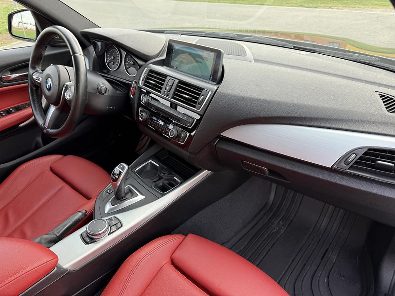 BMW Řada 1 M135i xDRIVE NAVI H/K LED KŮŽE - fotka 41 z 43