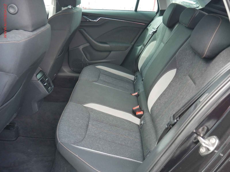 Škoda Scala (2020) 1.0TSi, ČR, Style, LED - fotka 10 z 16