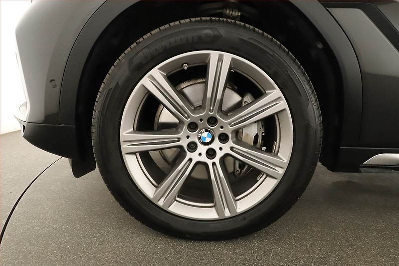 BMW X6 (2021) xDrive30d, ACC, Výhřev, Kamera - fotka 13 z 31
