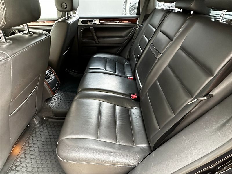 Volkswagen Touareg 3,2 V6 177kW-4X4-LPG - fotka 11 z 36