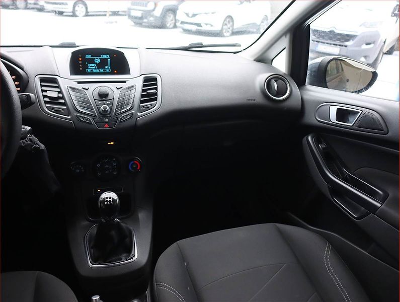 Ford Fiesta (2013) 1.6 TDCi, Serv.kniha, nová STK - fotka 8 z 15