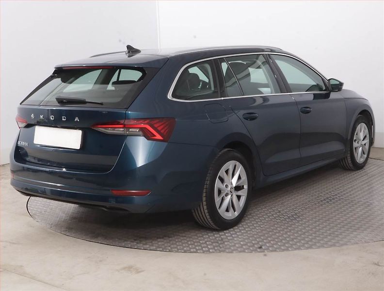 Škoda Octavia (2023) 2.0 TDI, Automat, ČR,1.maj - fotka 5 z 16