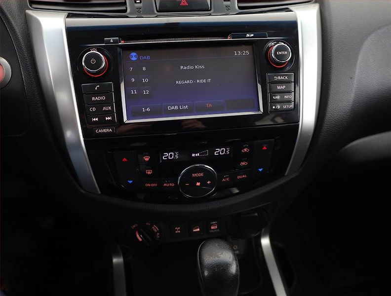 Nissan Navara (2016) 2.3 dCi - fotka 10 z 20