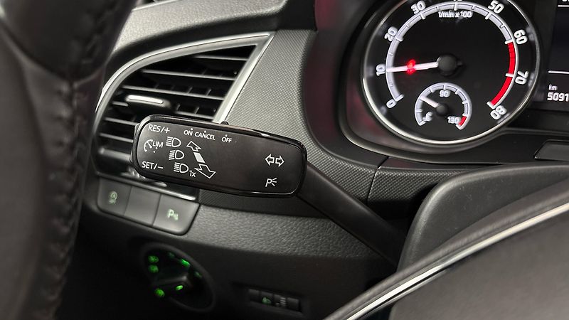 Škoda Fabia 1.0 TSI Ambition Combi - fotka 14 z 23