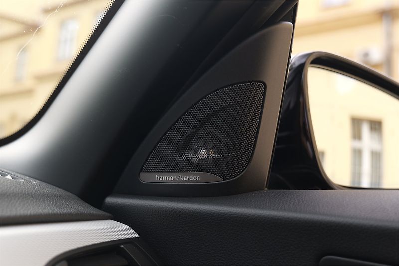 BMW Řada 2 228i Cabrio M-Sport H&K Kamera - fotka 28 z 33