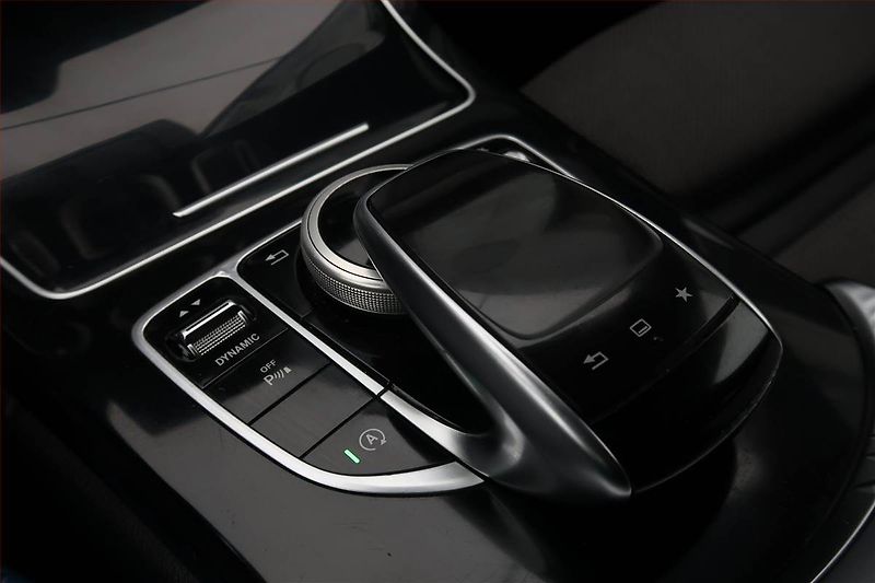 Mercedes-Benz Třídy C (2015) C 220 d, Automat, Navi - fotka 19 z 21