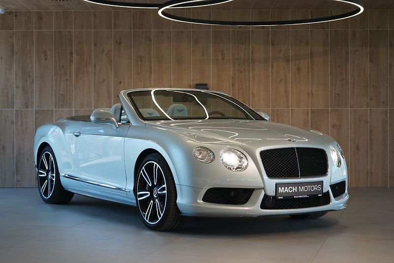 Bentley Continental GTC Mulliner, Masáže, Ventilace - fotka 3 z 52