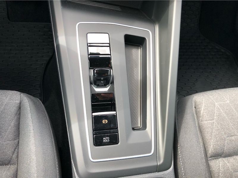 Volkswagen Golf Variant People 1,5 eTSI 7DSG m - fotka 22 z 30