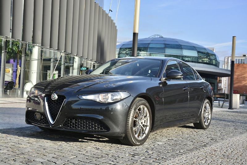 Alfa Romeo Giulia (2018) 2.2 jTDm Super Business plus A - fotka 1 z 20