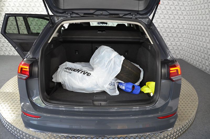 Volkswagen Golf (2023) Var.2.0TDI 110 Style AT - fotka 18 z 18