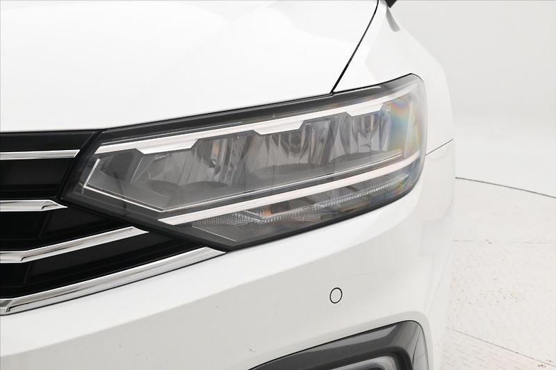 Volkswagen Passat 1,4 GTE 160 kW DSG Záruka až 5 - fotka 33 z 35