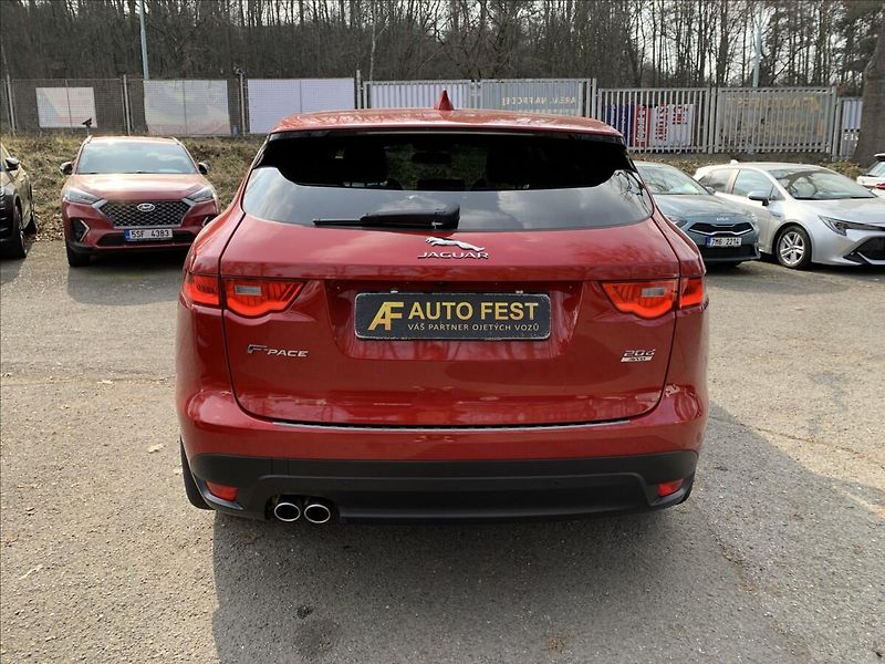 Jaguar F-Pace (2016) 2,0 D KLIMA SERVISKA 4X4 - fotka 6 z 19