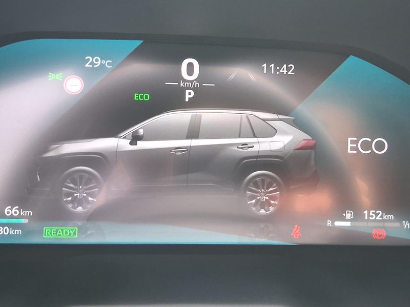 Toyota RAV4 EXECUTIVE JBL PHEV 4x4 225 kW - fotka 25 z 39