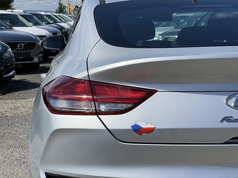 Hyundai i30 Fastback 1.0T-GDi KOUPENO V ČR - fotka 35 z 37