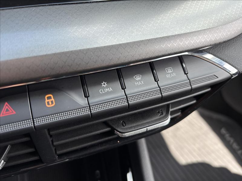 Škoda Octavia 2,0 TDI 110kW Ambition DSG 4x4 - fotka 35 z 42