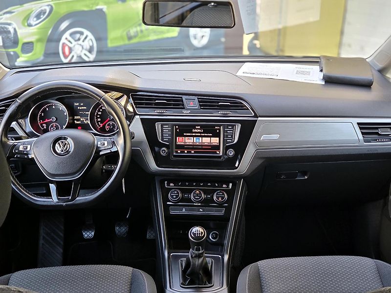 Volkswagen Touran 1,2TSi, 7míst, CEBIA   - fotka 32 z 44