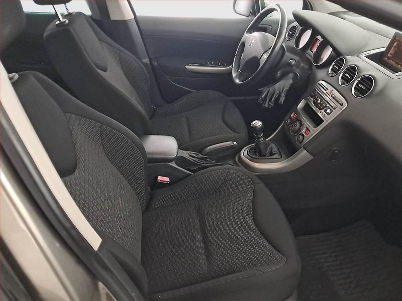 Peugeot 308 (2011) 1.6 HDi, 7 míst, Eko.zaplacen - fotka 9 z 17