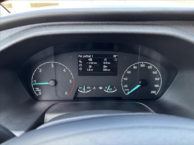 Ford Tourneo Custom 2,0 EcoBlue 110kW L2 Titanium - fotka 27 z 41