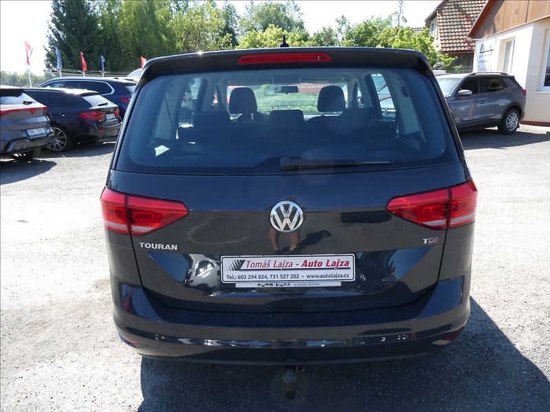 Volkswagen Touran 1,6 TDi DSG 7.míst,1maj.,závěs - fotka 7 z 35