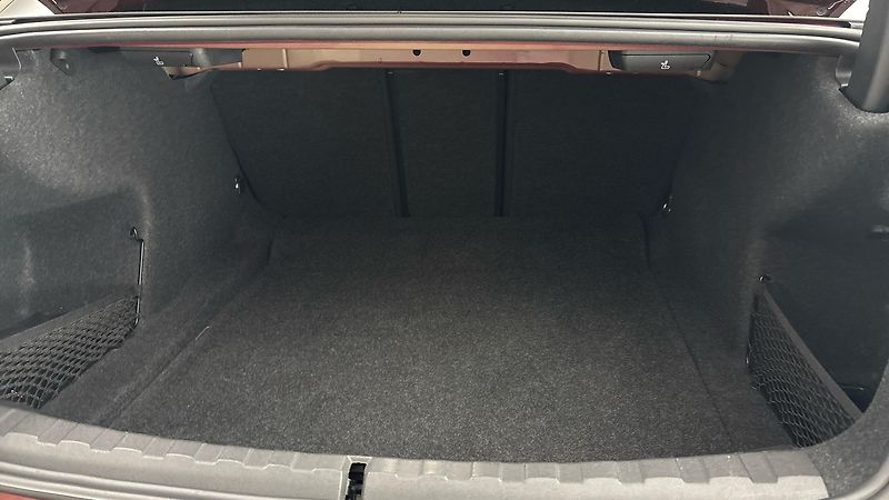 BMW Řada 3 330d AUT Sport Line - fotka 17 z 25