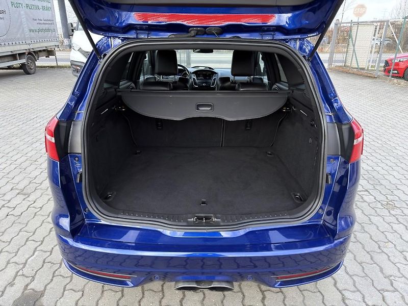 Ford Focus 2.0 ST 184 kW navi. xenony - fotka 9 z 23