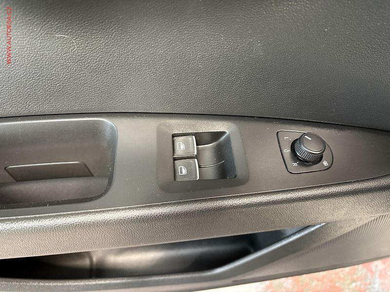 Seat Leon (2014) 1.4TSi, FR, LED, +kola - fotka 12 z 15