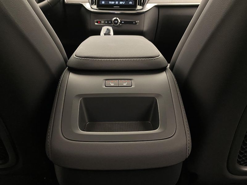 Volvo XC90 (2026) B5 AWD AUT BRIGHT PLUS 7míst - fotka 73 z 73